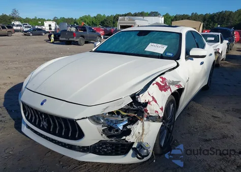 2018 Maserati Ghibli z USA, uszkodzony, nr VIN ZAM57XSA9J1300367